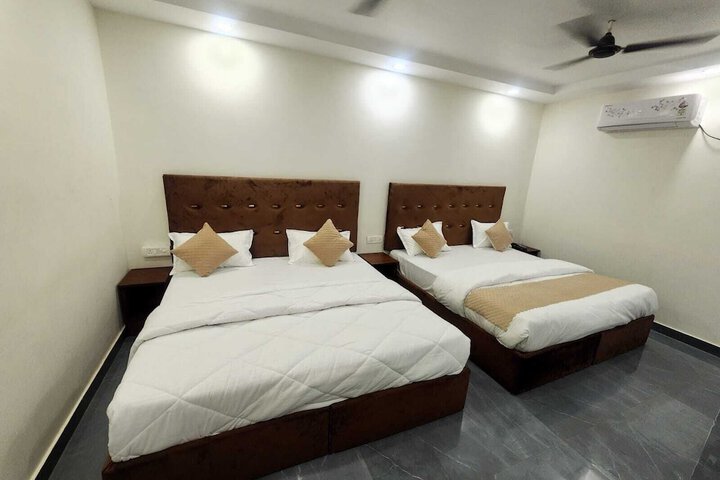 Room 4 of 14