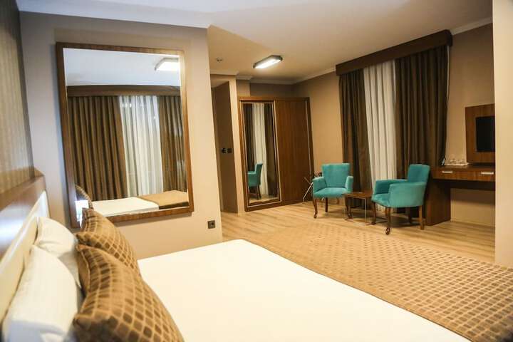 Room 30 of 87