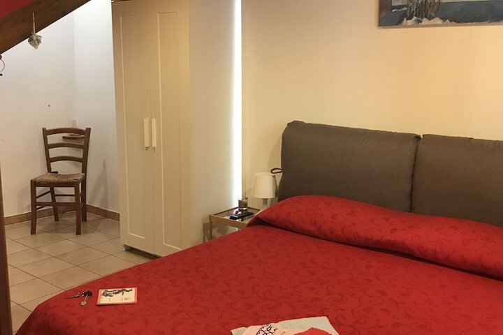 Room 3 of 45