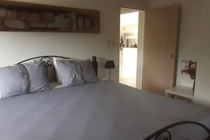 Room 4 of 30