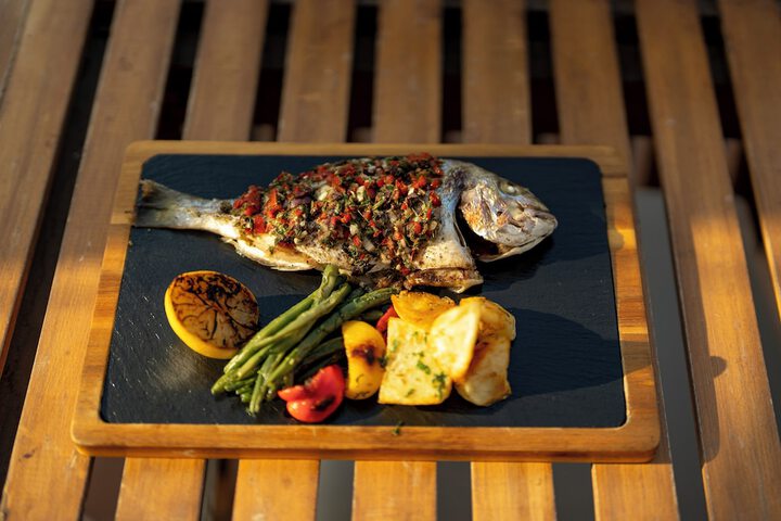 Dining 24 of 46