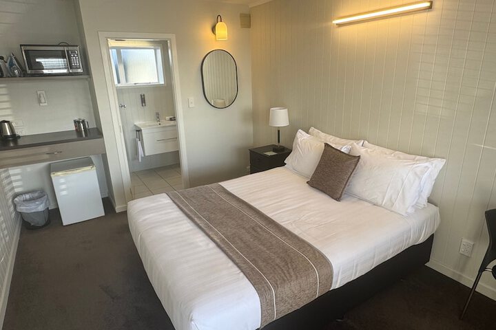 Room 6 of 22