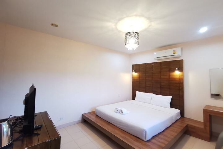 Room 7 of 79