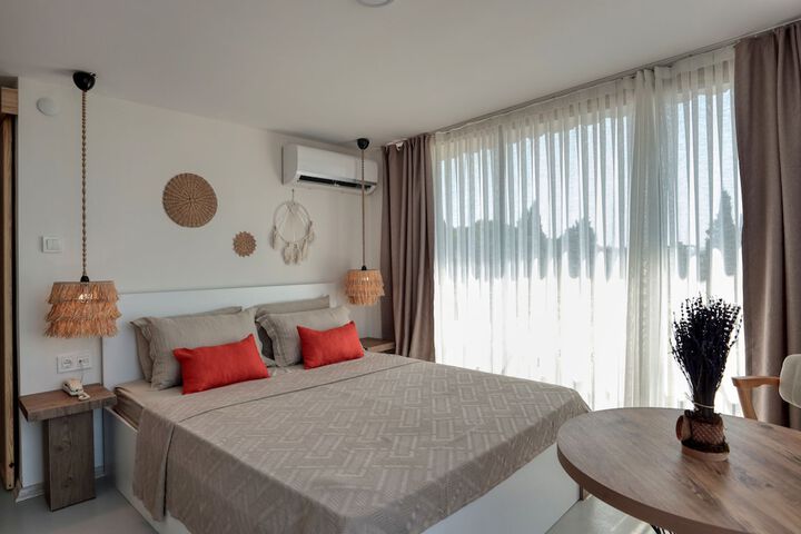 Room 12 of 51