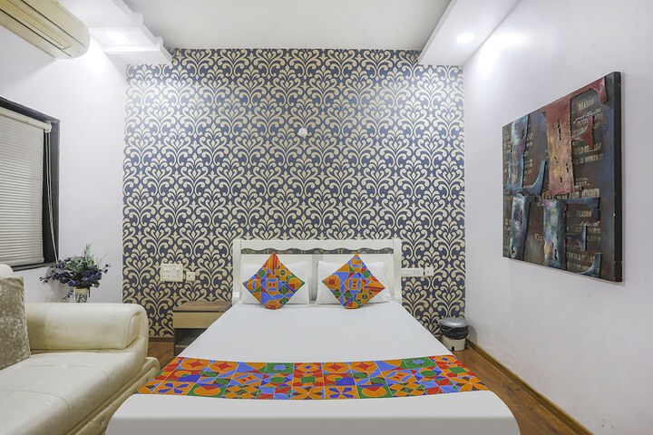 Room 7 of 25