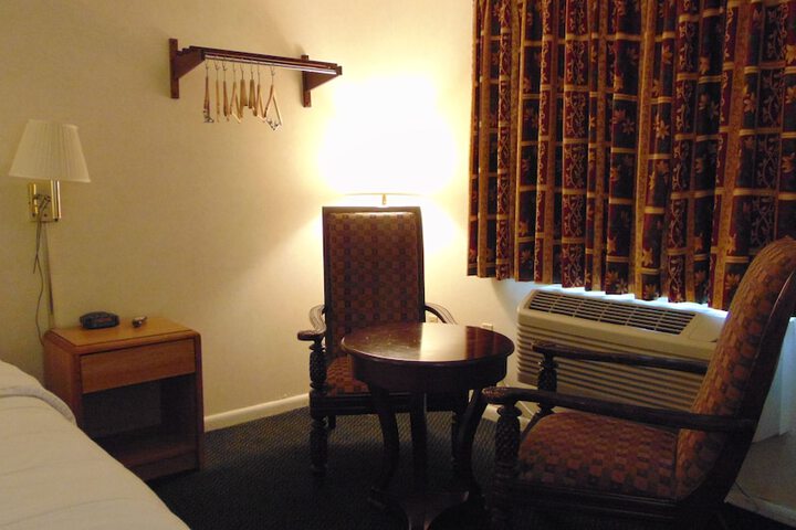Room 5 of 20