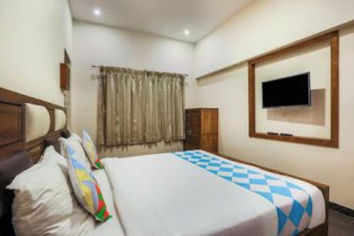 Room 4 of 14