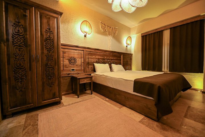 Room 4 of 124