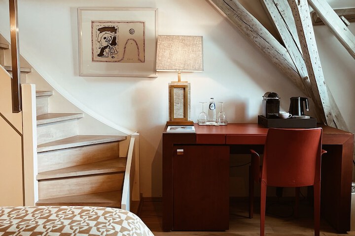 Room 13 of 49