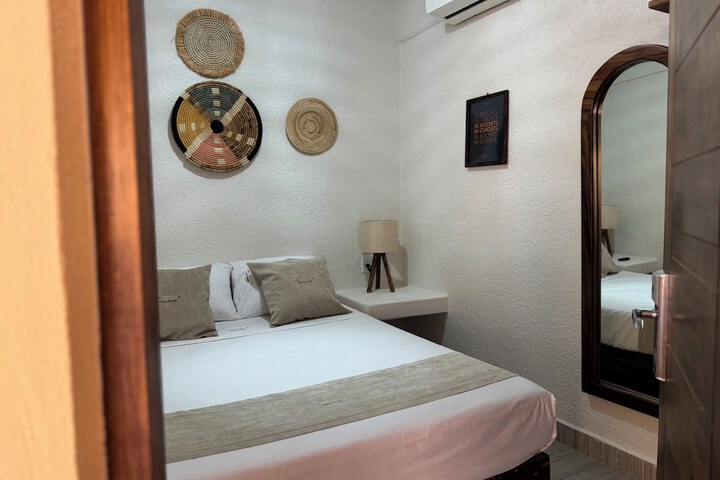 Room 4 of 65