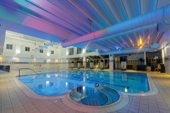 Hotel Pool