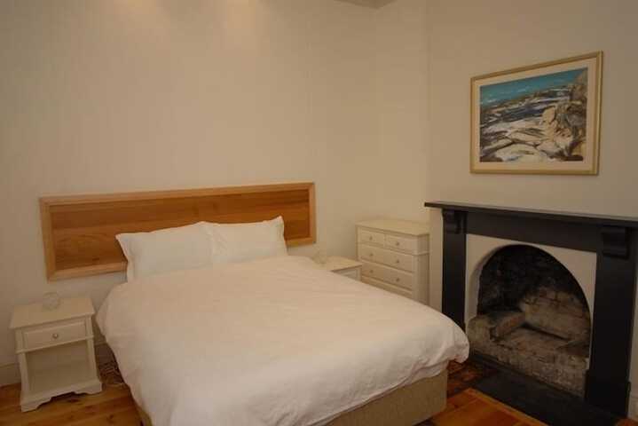 Room 5 of 38