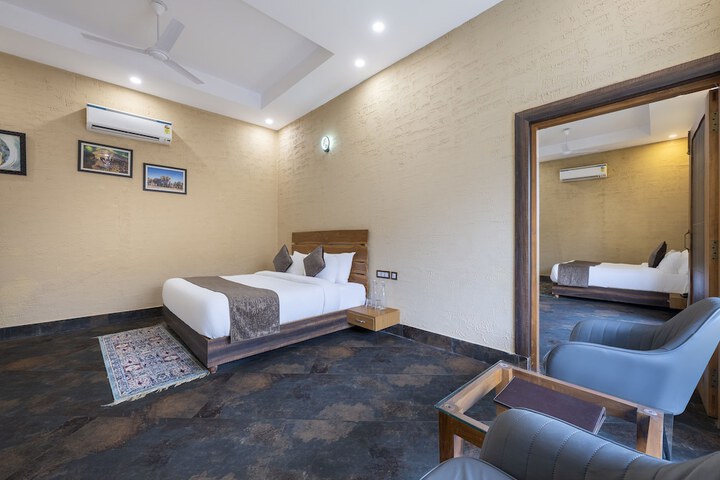 Room 30 of 74