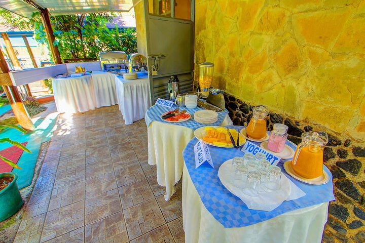 Breakfast/Coffee Service 57 of 144