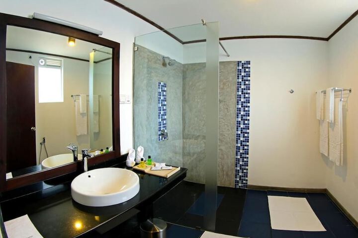 Room 8 of 15