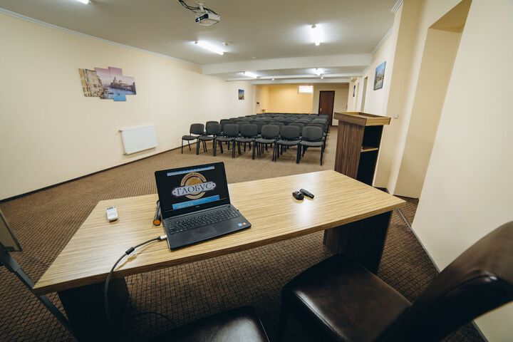 Business Center 100 of 111