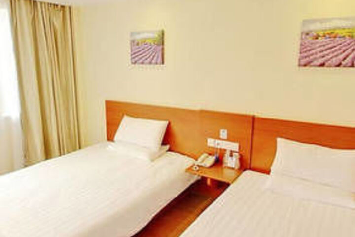 Room 17 of 21