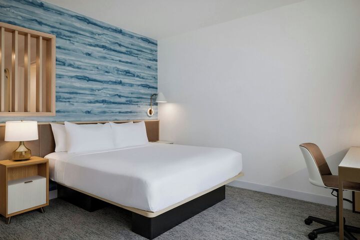 Room 10 of 38