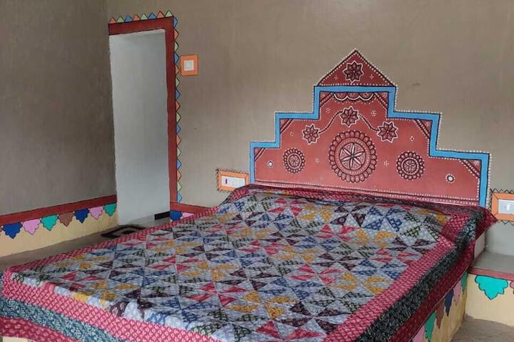 Room 5 of 63