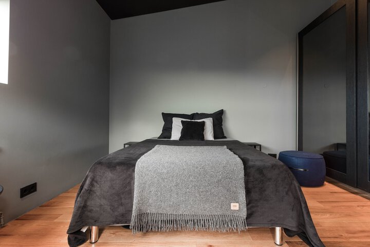 Room 5 of 20