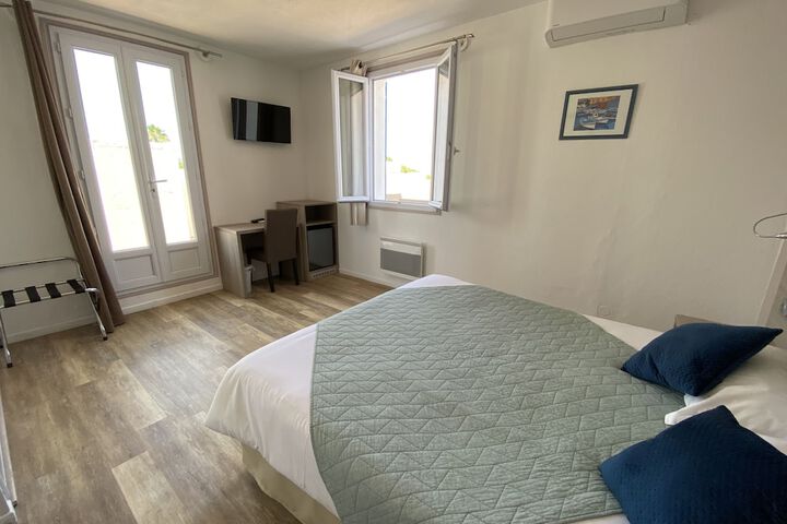 Room 7 of 18