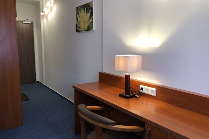 Room 10 of 26