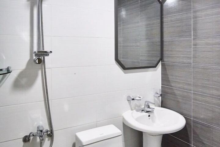 Room 32 of 191