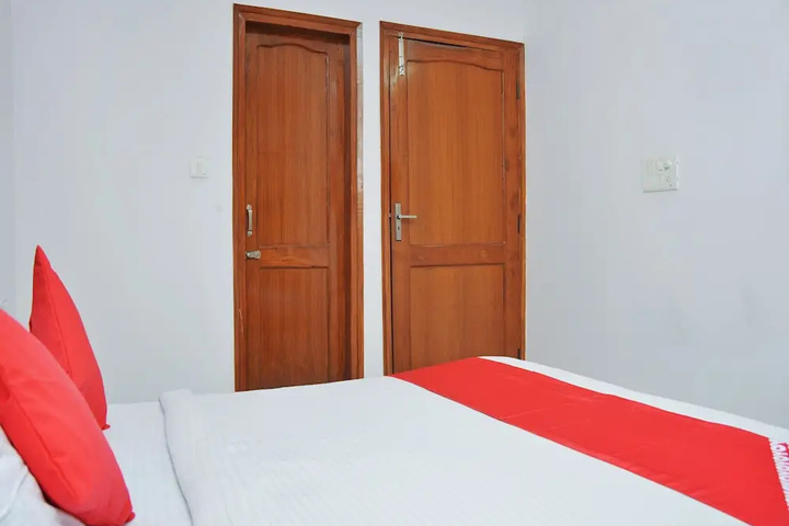 Room 3 of 9