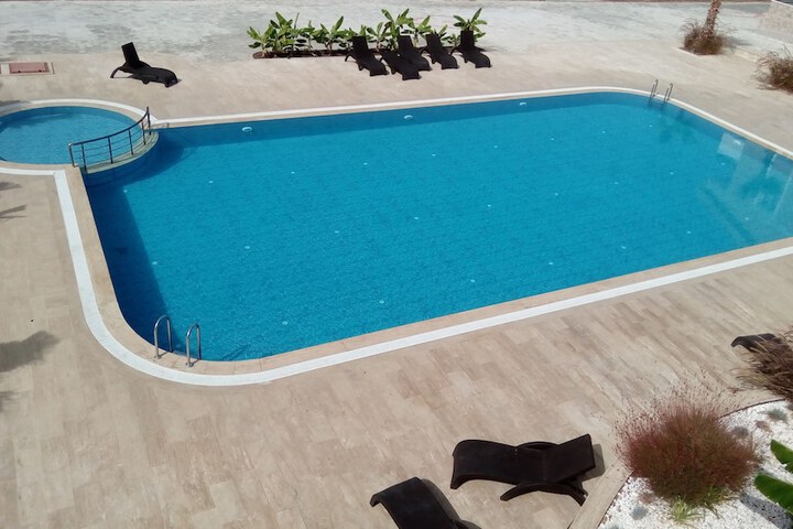 Pool 24 of 48