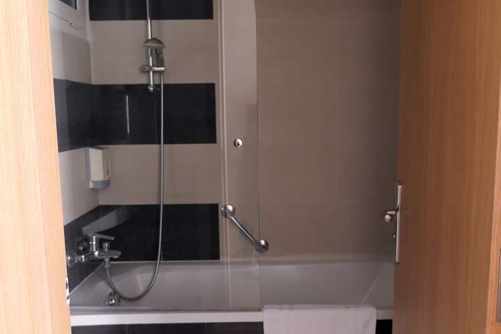 Room 92 of 108