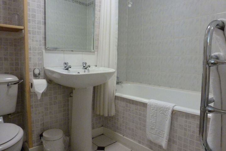 Room 41 of 69