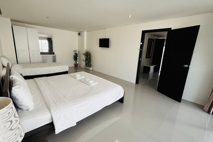 Room 45 of 164