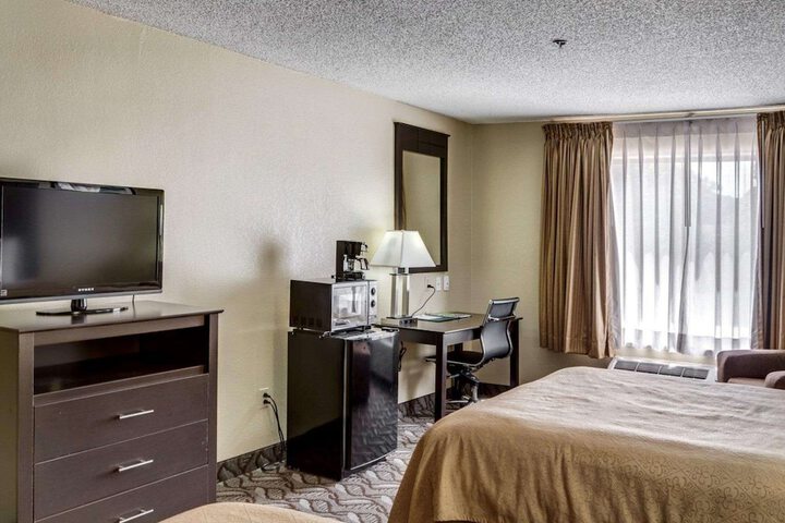 Room 41 of 68