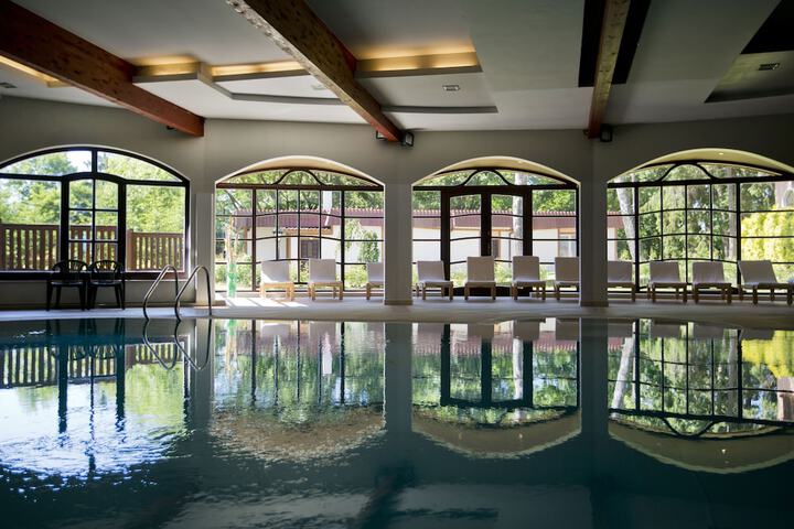 Pool 12 of 38