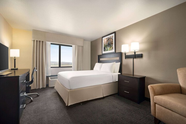 Room 4 of 25