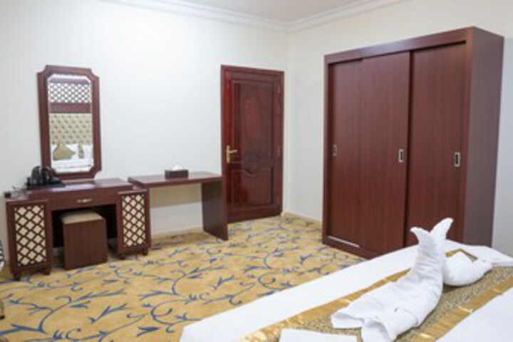 Room 13 of 17