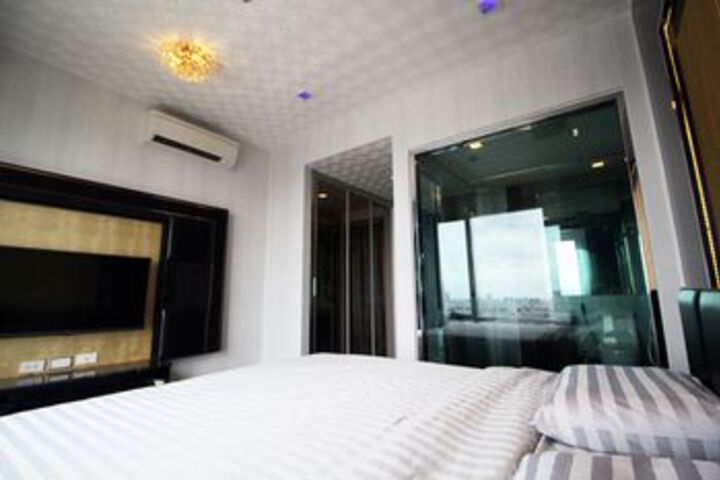 Room 12 of 29