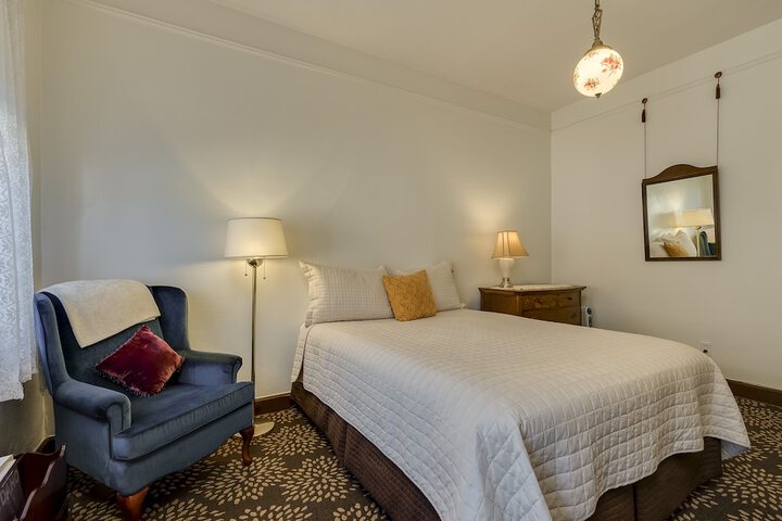 Room 16 of 42