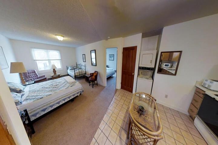 Room 7 of 42