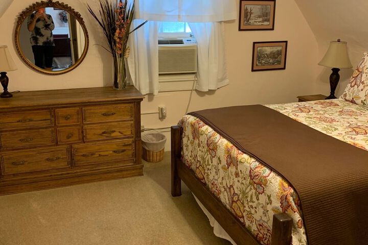Room 8 of 10