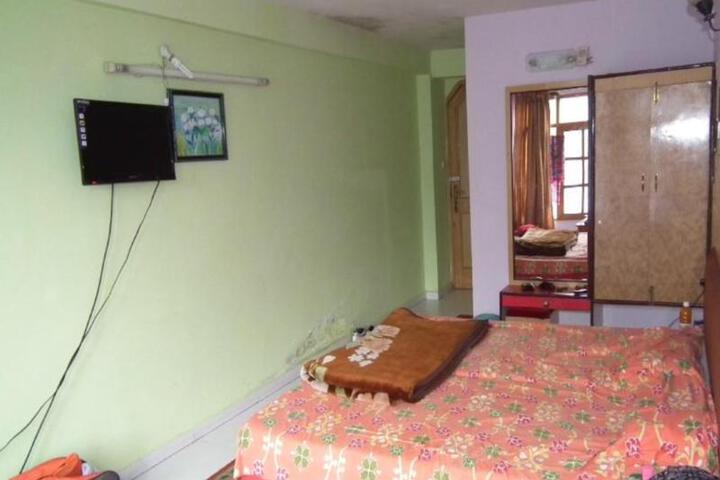 Room 3 of 5