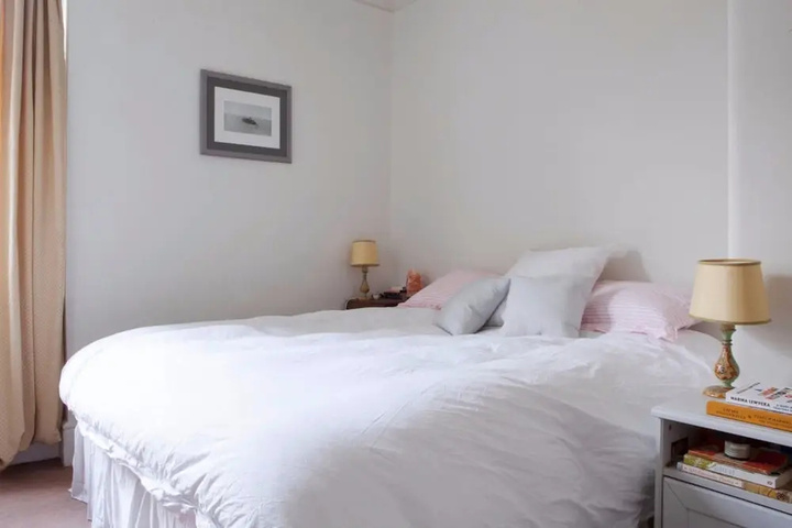 Bright and Spacious 2 Bed Flat in Battersea Park