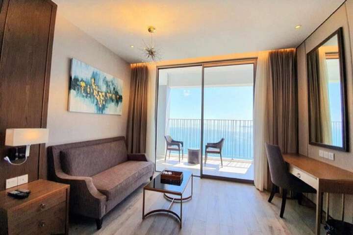 Room 4 of 37