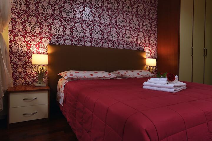 Room 7 of 18