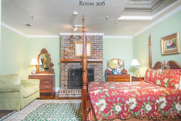 Room 7 of 170