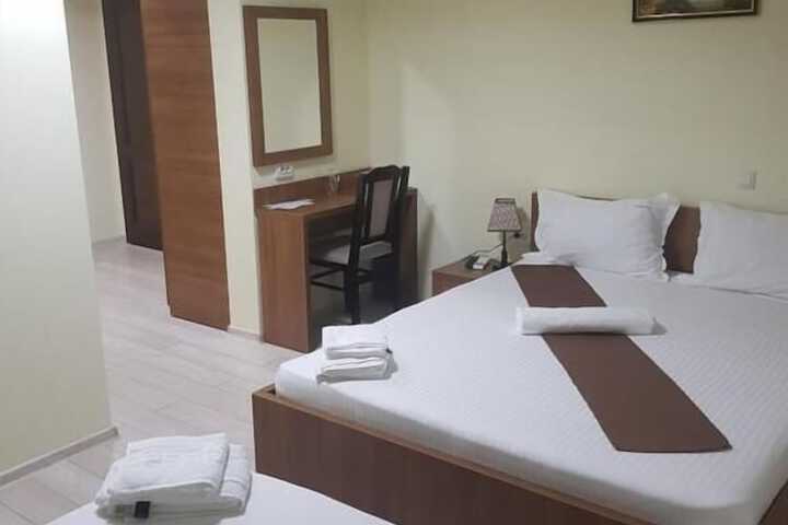 Room 15 of 73