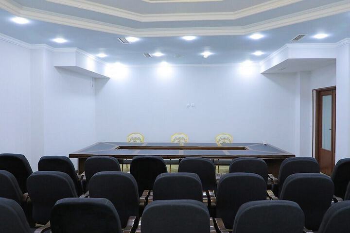 Business Center 29 of 36