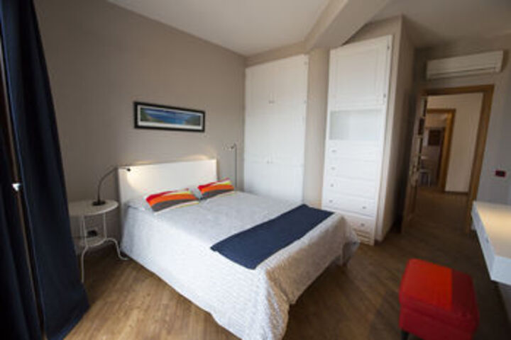 Room 11 of 37