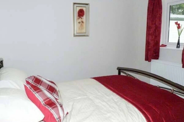 Room 2 of 8