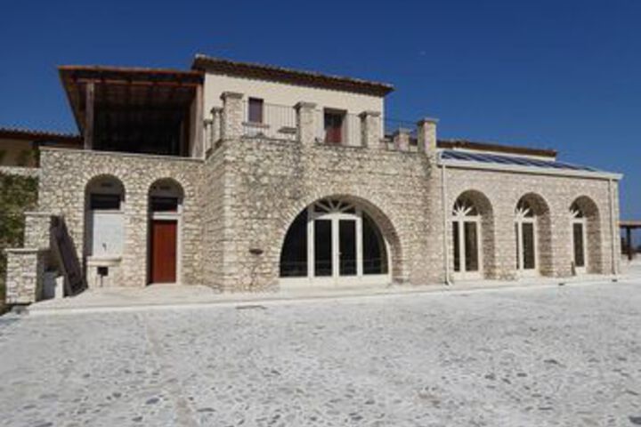 Hotel 7 of 27